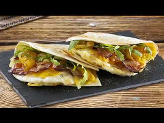 Śniadaniowe Qurrito z KFC=JAJO+bekon