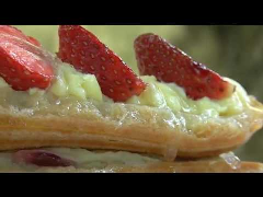 FOOD PORN 01: Ekler z truskawkami NAKIELNY Kraków