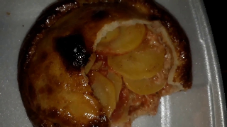 Babcia masakruje pizzę z frytkami z PIZZA BOYZ